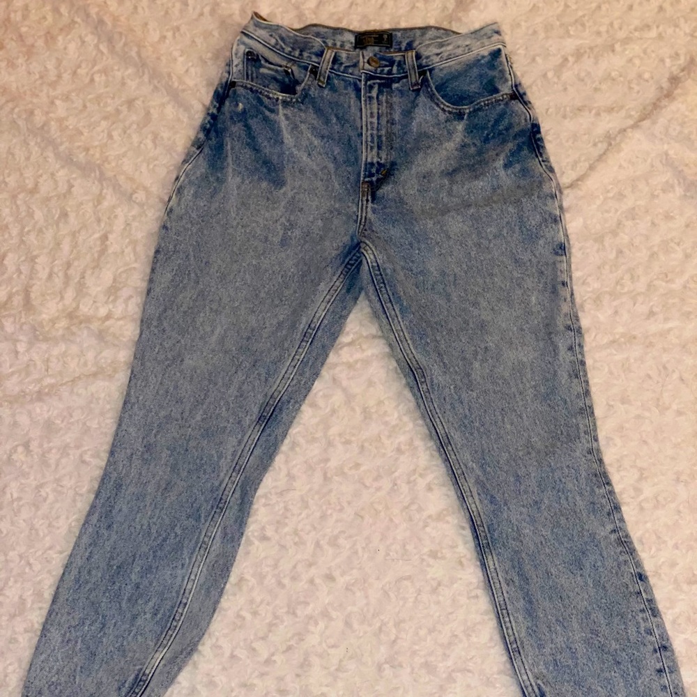 Abercrombie & Fitch High Rise Mom Jeans